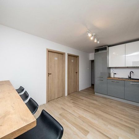 6 Cities Rooms Warsawa Bagian luar foto