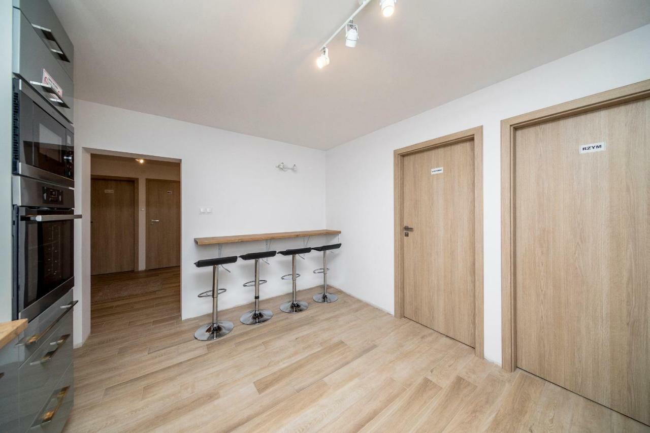 6 Cities Rooms Warsawa Bagian luar foto