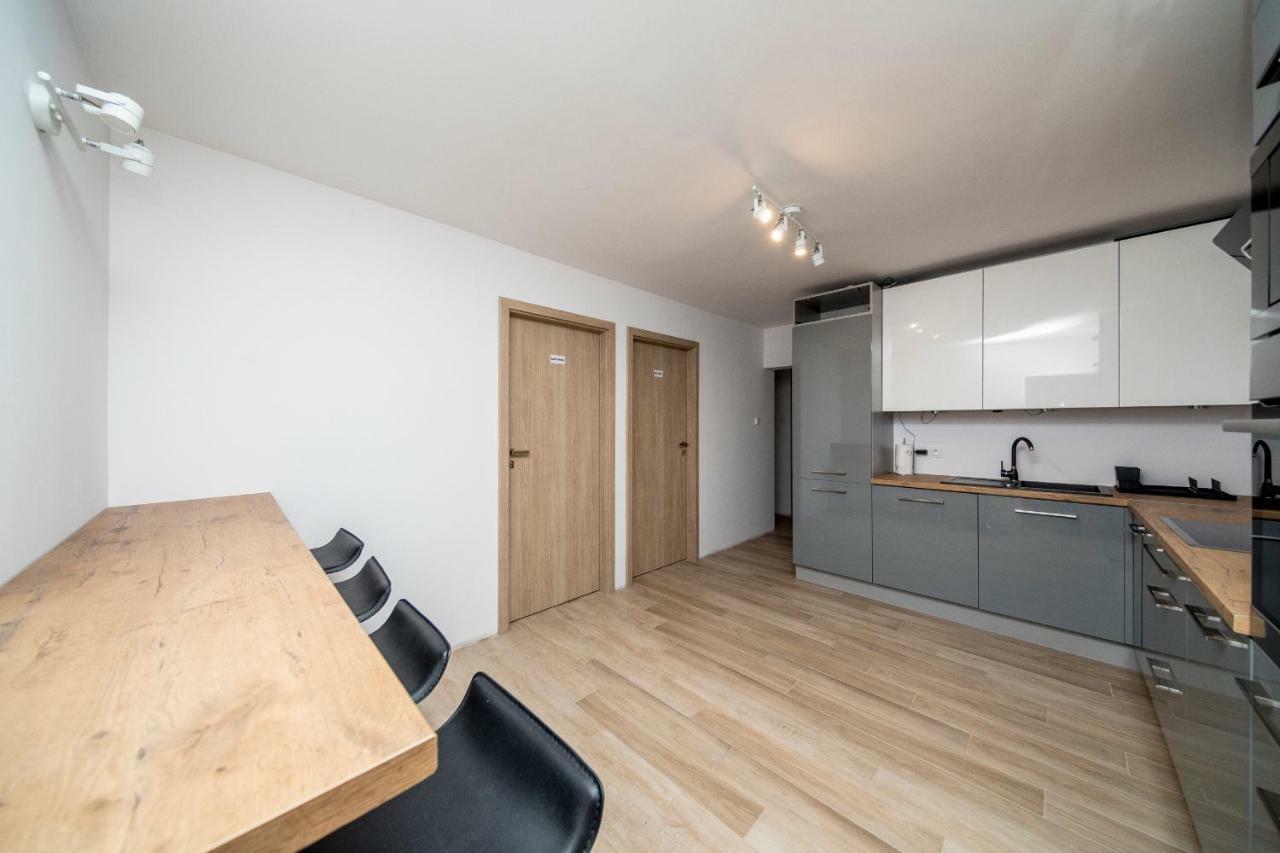 6 Cities Rooms Warsawa Bagian luar foto